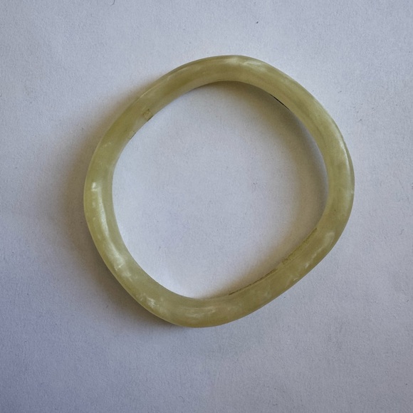 Dinosaur Designs Cream Bracelet Unique Shape - Picture 4 of 4